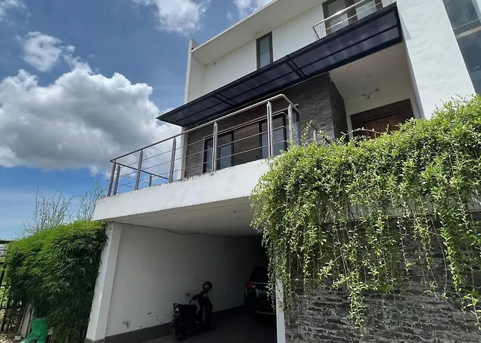 فيلة Emilia Seminyak By Nagisa Bali كيروبوكان